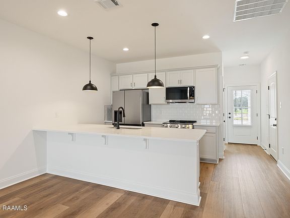 3rd image of 126 Frontier Ln