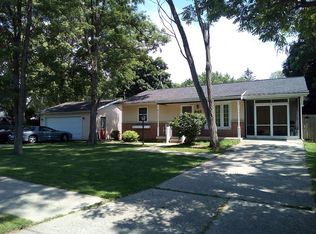 845 Brighton Lake Rd, Brighton, MI 48116