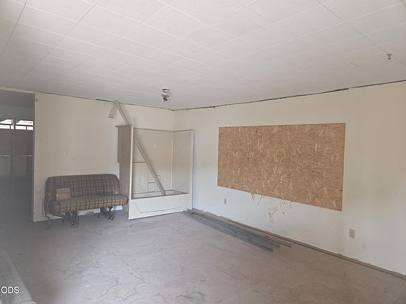 2nd image of 404 S 1st Ave