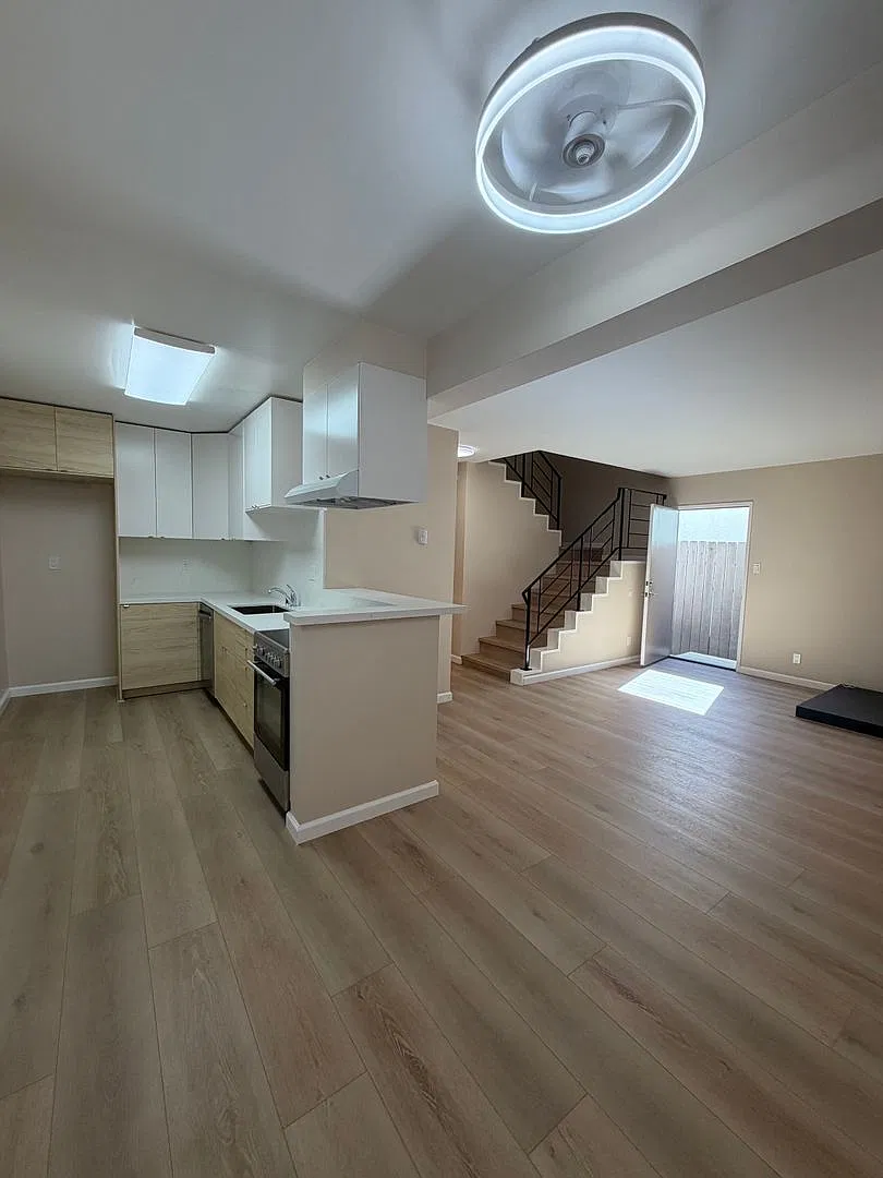 143 Nieto Ave — Photo 4