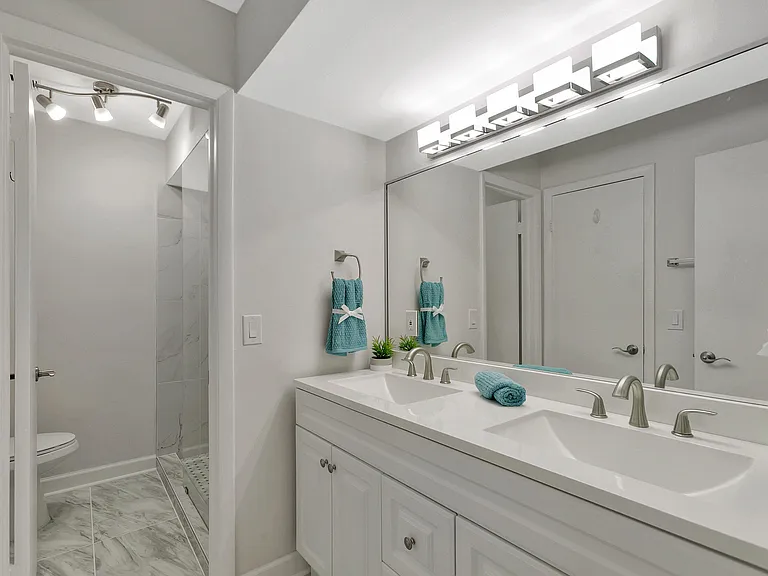 3530 E Gardens East Dr #B — Photo 35