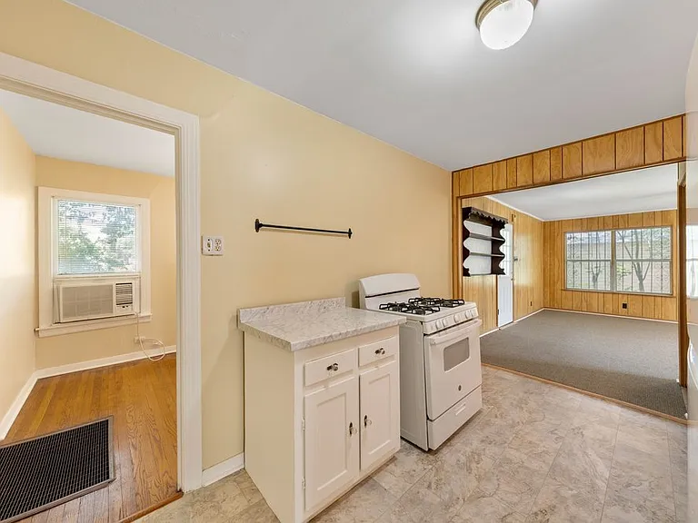 229 Alexander Hamilton Dr — Photo 12