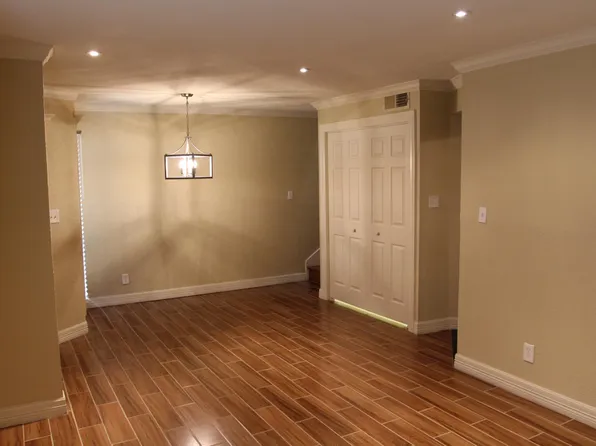17202 Imperial Valley Dr APT 5, Houston, TX 77060