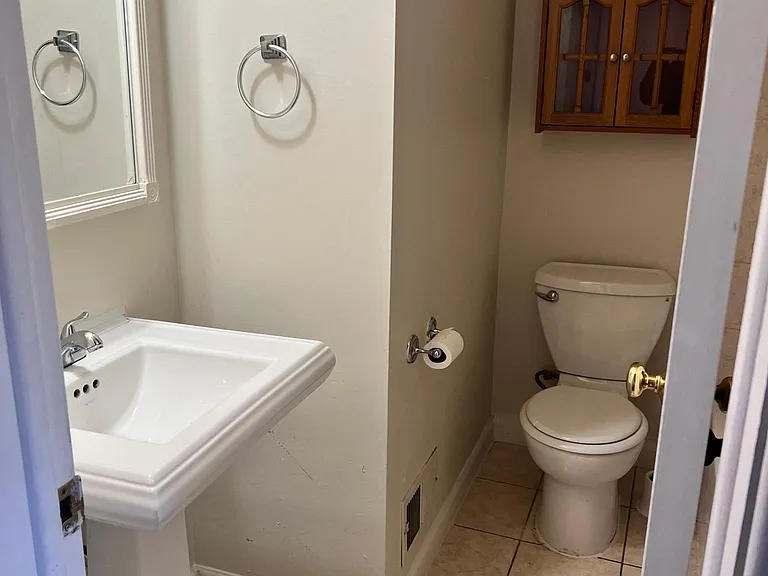 126 Orange St — Photo 14