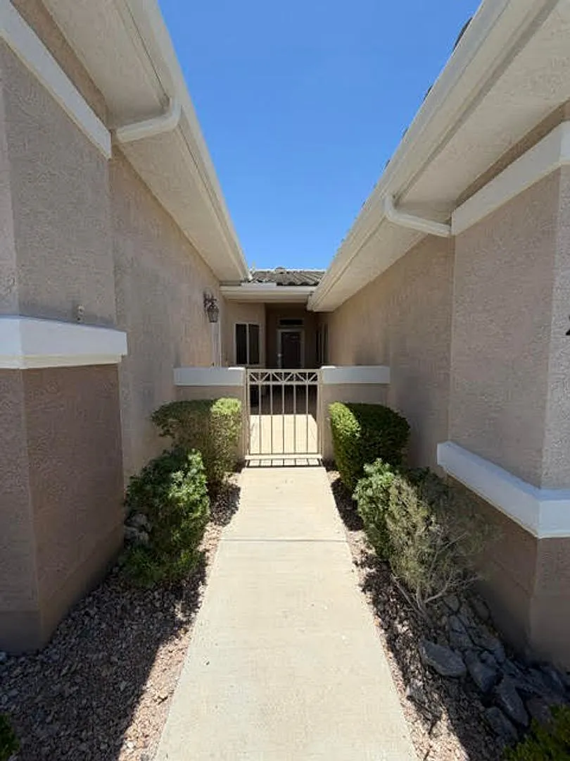 2 bed 2 bath in Quail Ridge — Photo 2