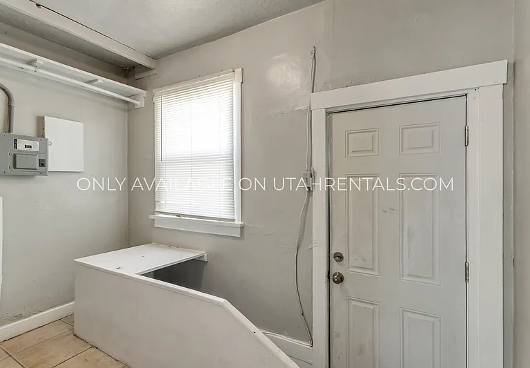 3182 Adams Ave #4 — Photo 9