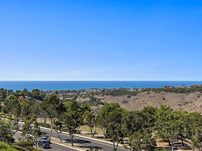 2438 Calle Aquamarina — Photo 32