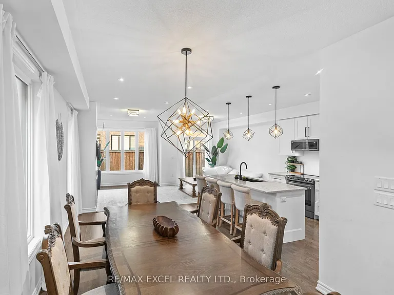 37 Macpherson St — Photo 16