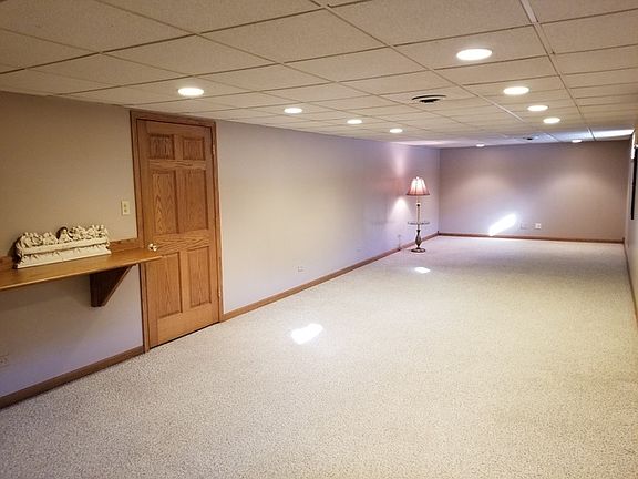 5th image of 14500 Blaine Ave