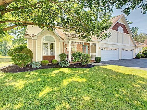 2nd image of 35 Spicebush Ln