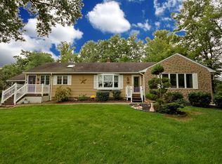 19 Monmouth Dr, Monmouth Junction, NJ 08852