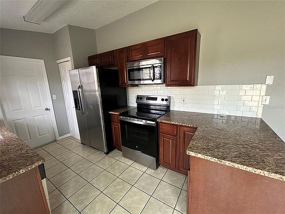 2nd image of 105 Cherokee Dr