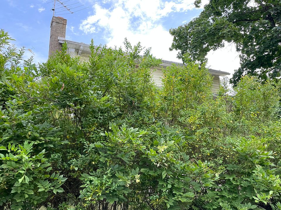2nd image of 1043 Green Spring Rd