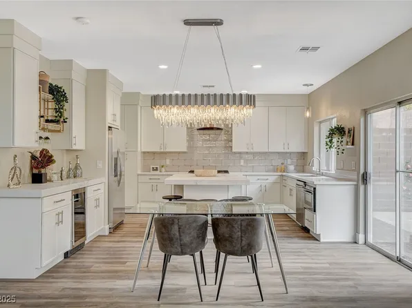 2033 Shining Feather Ln, Las Vegas, NV 89134