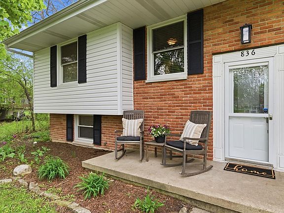2nd image of 836 Longmeadow Dr