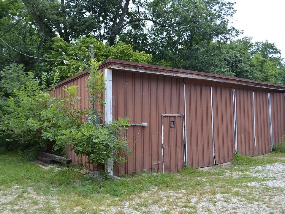 2nd image of 2528 S Madison St #47