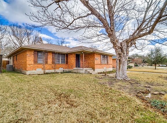 3rd image of 9226 Larchwood Dr