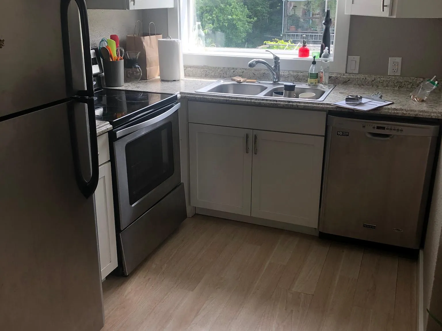 2 bed, 650 sqft, $2,075 — Photo 2