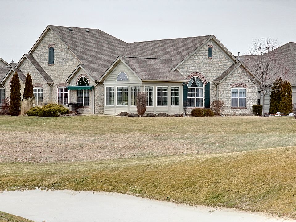 1st image of 2830B Canterbury Cir
