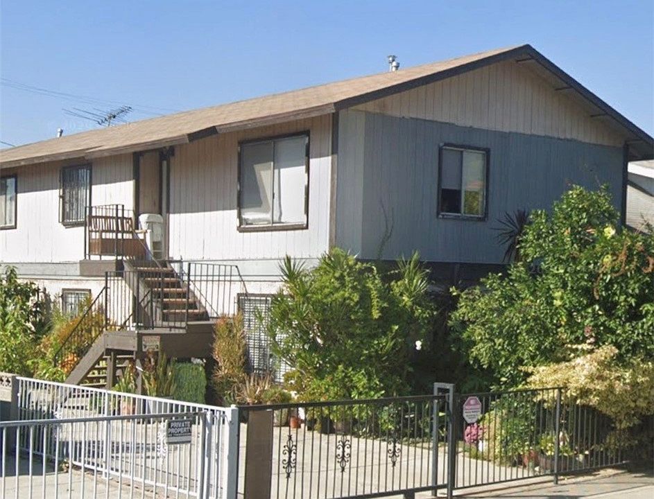 1st image of 124 E Avenue 44