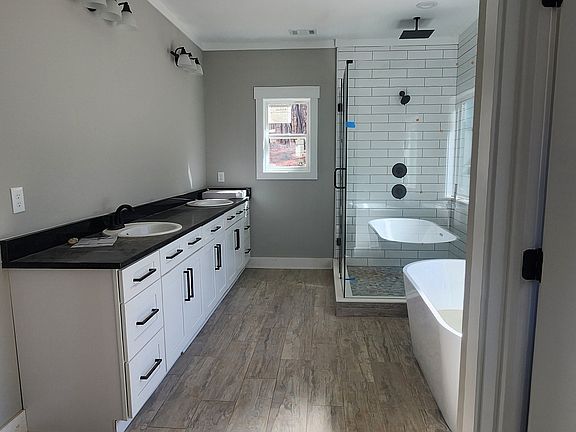 5th image of 10041 Lakeview Pkwy