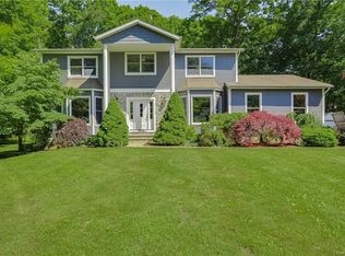 5 Mills Rd, Montebello, NY 10901