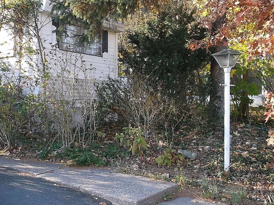 2nd image of 35 Crikki Ln