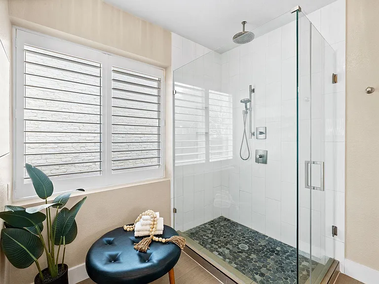 8112 Cobblestone — Photo 24