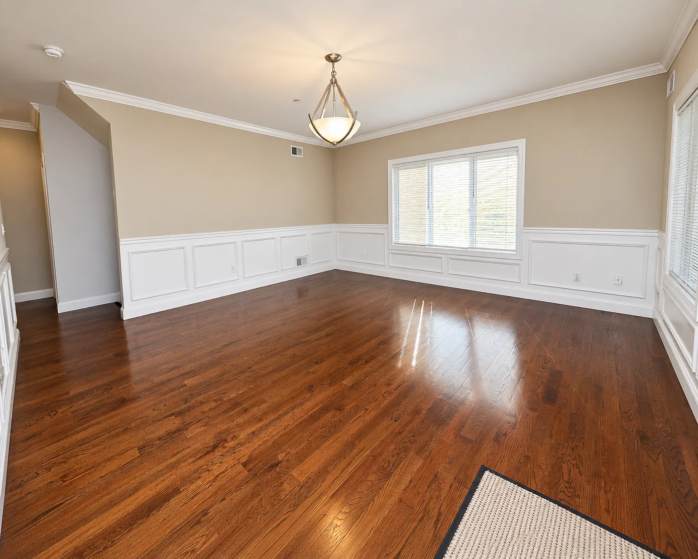 3 bed, 1156 sqft, $3,550 — Photo 4