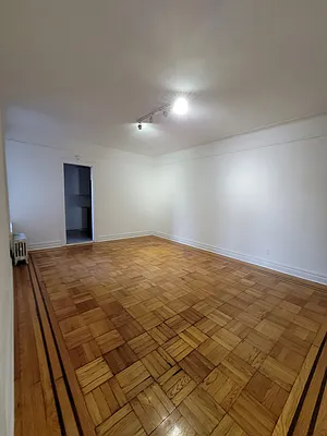 Rented by R New York | media 7