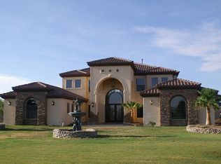 100 Thoroughbred Ct, Sunland Park, NM 88008