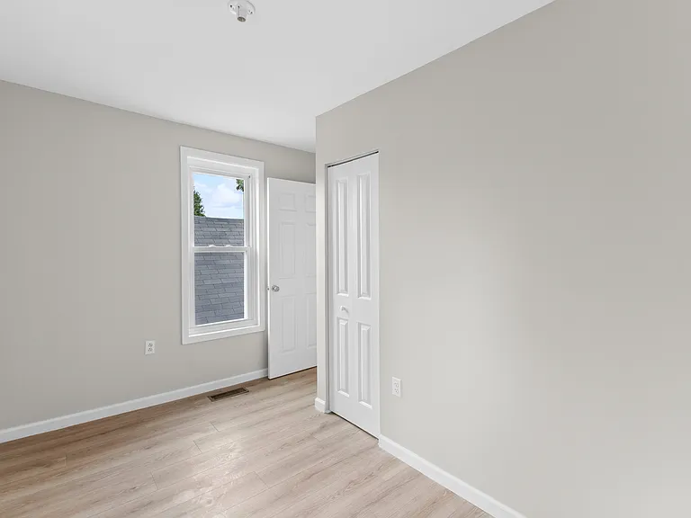 1369 City Park Ave — Photo 13