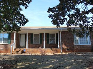 107 Lakeview Cir, Cumming, GA 30040