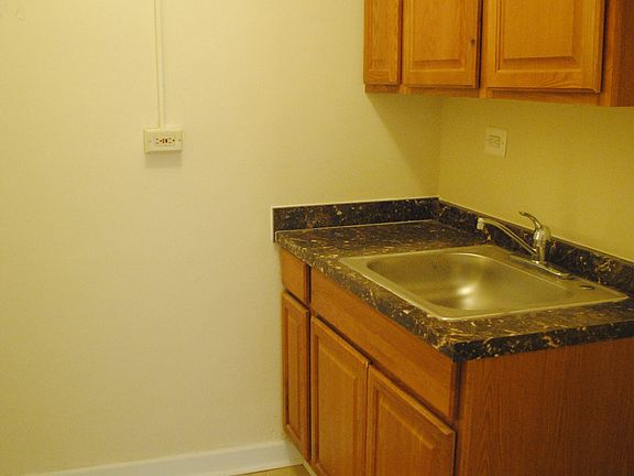 3rd image of 2036 S 5th Ave APT 101