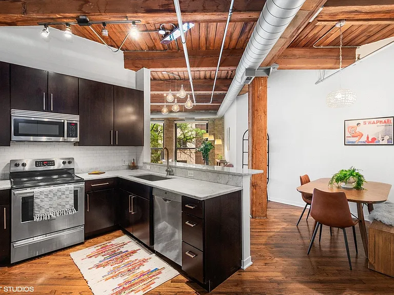 225 W Huron St #207 — Photo 7