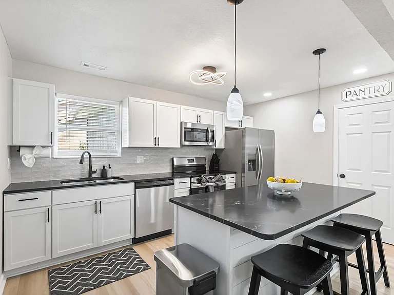 1816 Atherton Ct — Photo 5