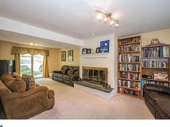 2nd image of 31 S Cliffe Dr