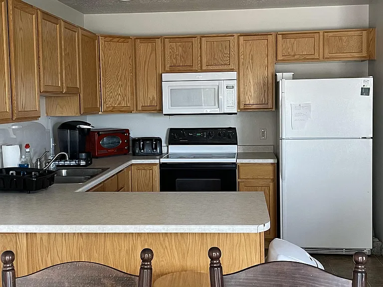 1262 S 1410 E — Photo 8