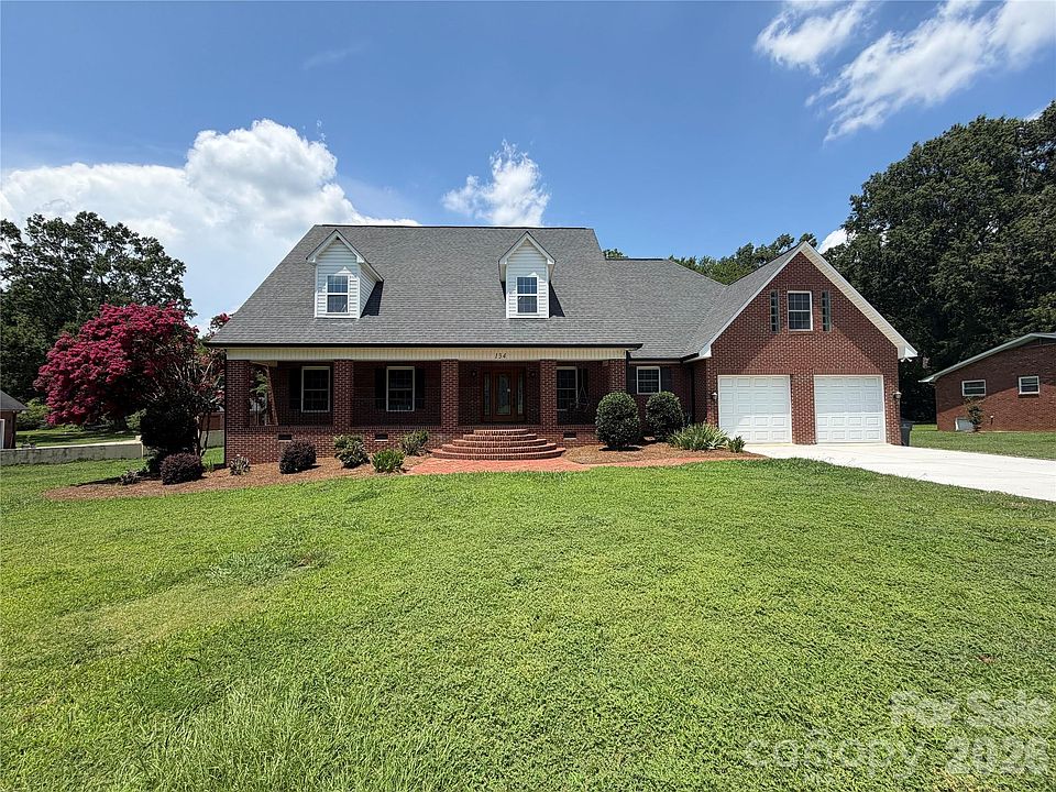 1st image of 134 Springway Dr
