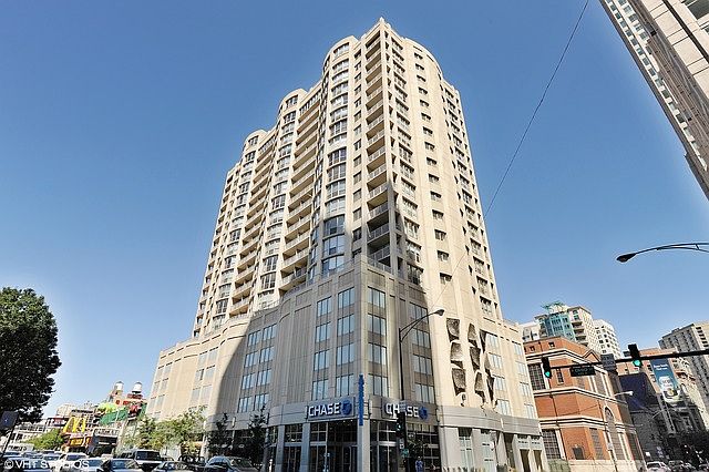 1st image of 600 N Dearborn St APT 1501