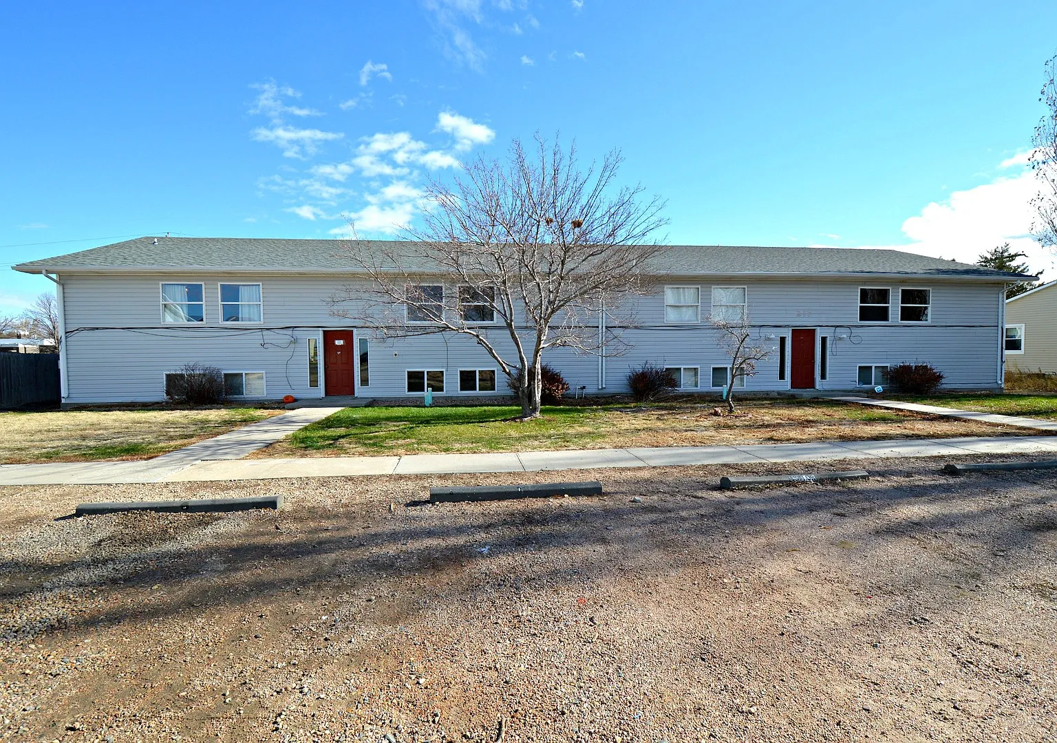 219 Applewood — Photo 1