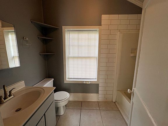 4th image of 2585 Napier Ave APT C