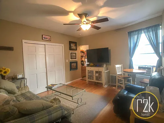 Rented by Realty 2000 Corp | media 17