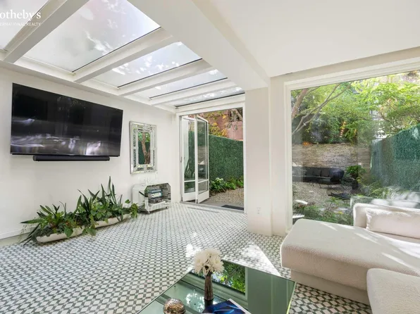 138 West 82nd Street image 22 of 39