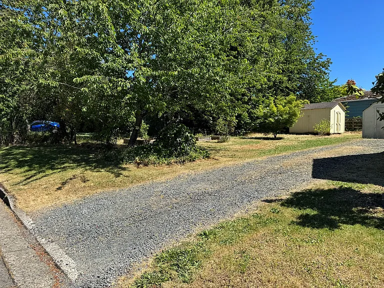 740 W 23rd Ave — Photo 3