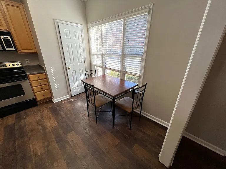 50303 Governors Dr — Photo 8