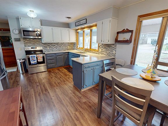 2nd image of 1105 E Jefferson Ave