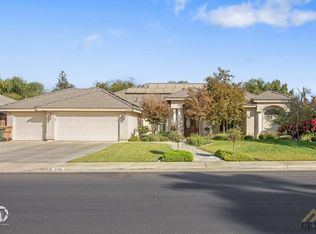 13704 Meritage Ct, Bakersfield, CA 93314