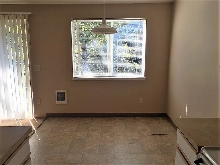 Vista Pointe Apartments in South Salem Oregon Comfortable Living Near Shopping and I5 — Photo 12
