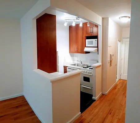 Rented by Manhattan Connection | media 4